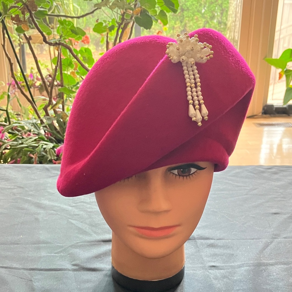 Stylish Fuchsia Wool Beret with Pearl Floral Detail